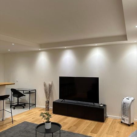 Cosy, Appartement Refait A Neuf Limite 16 Булон Биянкур Екстериор снимка
